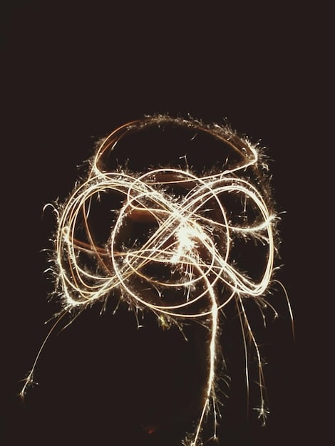 A digital illustration depicting a brain with interconnected neural pathways, illuminated by a soft, glowing light, symbolizing the enhanced memory function achieved through the combination of mindfulness and memory techniques.