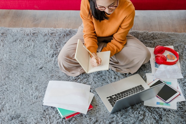 Boost Your US Career: 5 High-Demand Skills to Learn Online in 6 Months